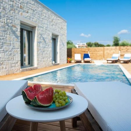 Villa Vera - With Private Heated Pool & Jacuzzi Pangalohóri Kültér fotó