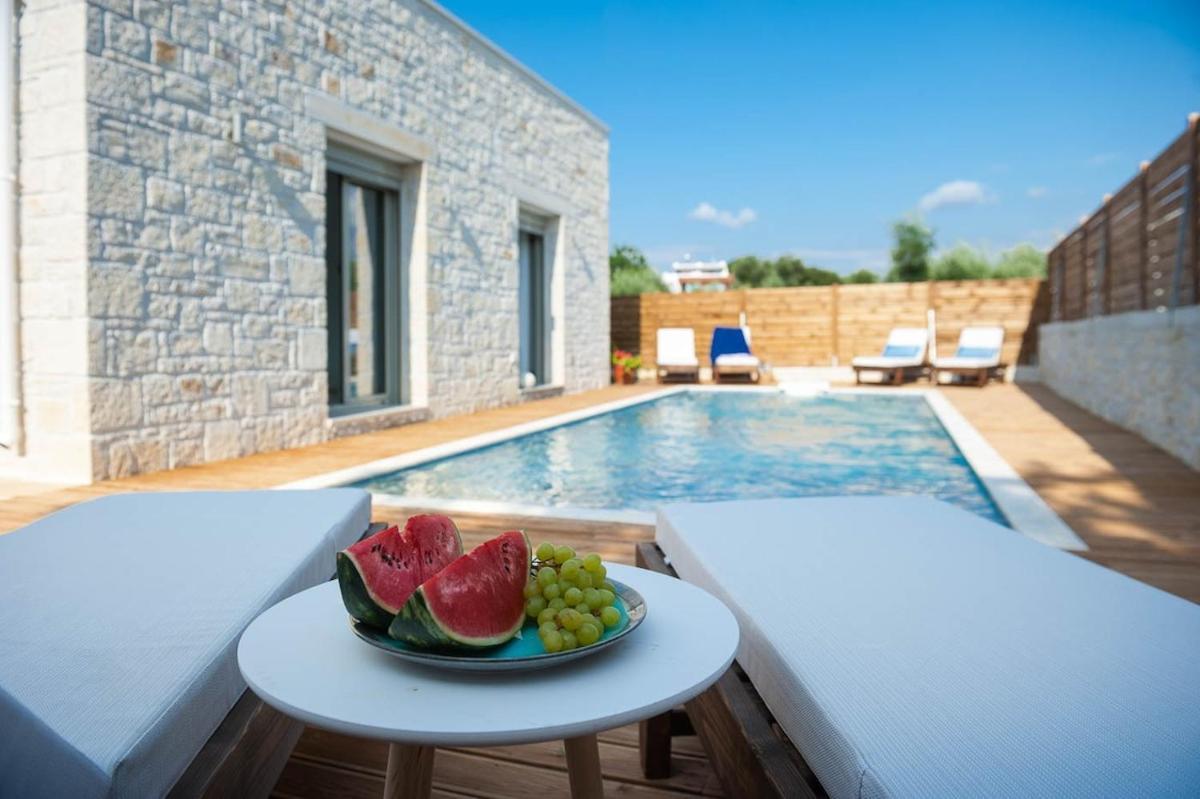 Villa Vera - With Private Heated Pool & Jacuzzi Pangalohóri Kültér fotó