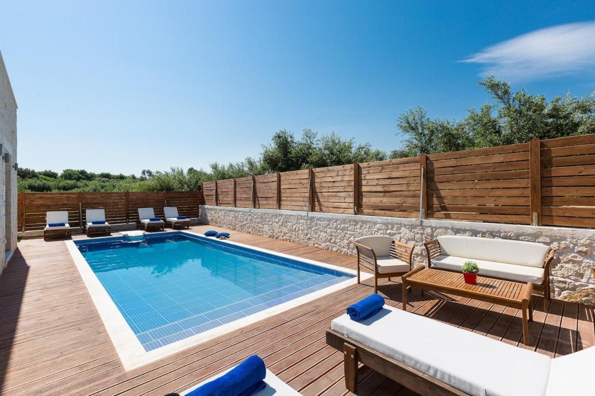 Villa Vera - With Private Heated Pool & Jacuzzi Pangalohóri Kültér fotó