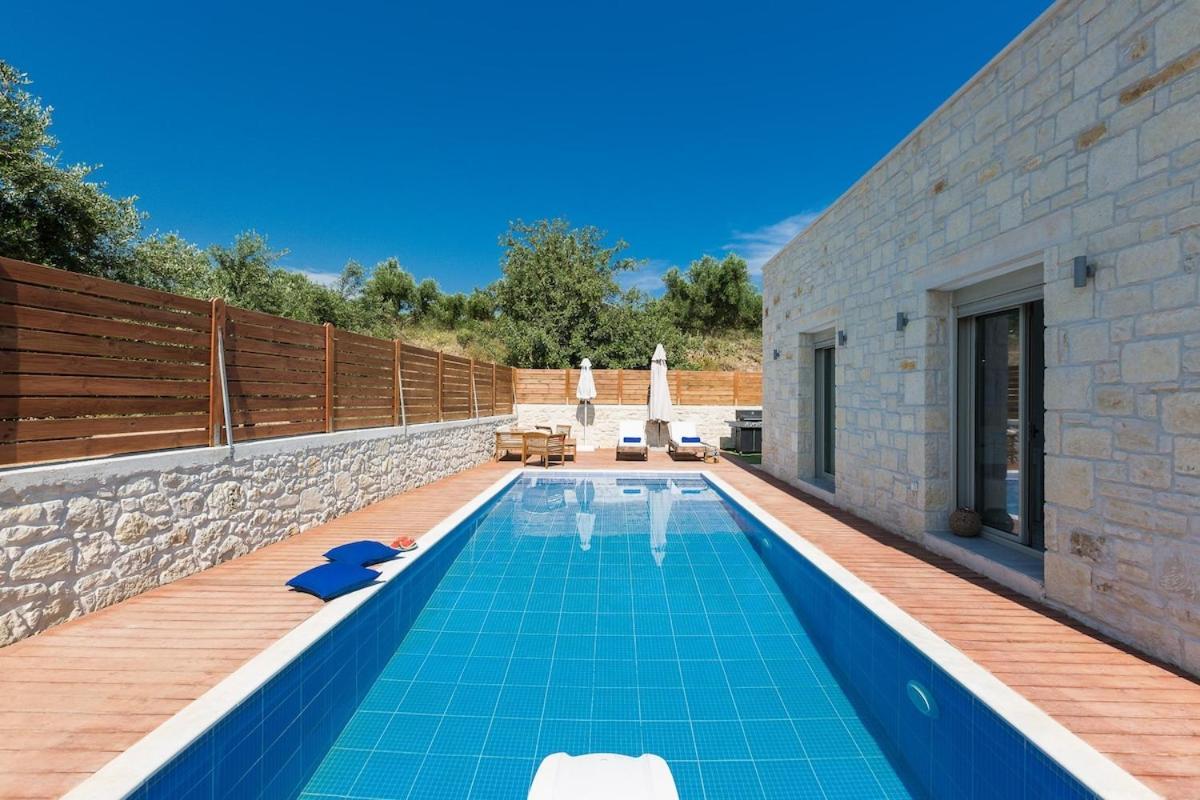 Villa Vera - With Private Heated Pool & Jacuzzi Pangalohóri Kültér fotó