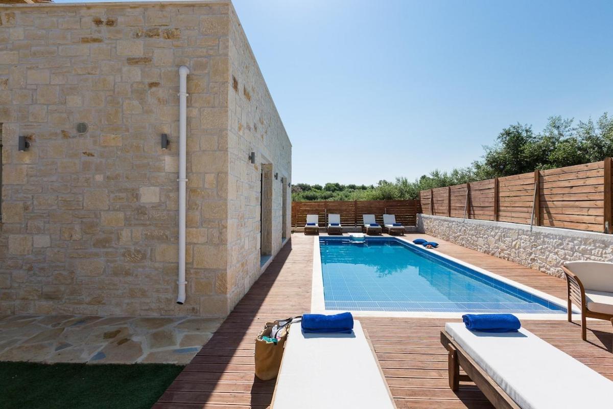 Villa Vera - With Private Heated Pool & Jacuzzi Pangalohóri Kültér fotó