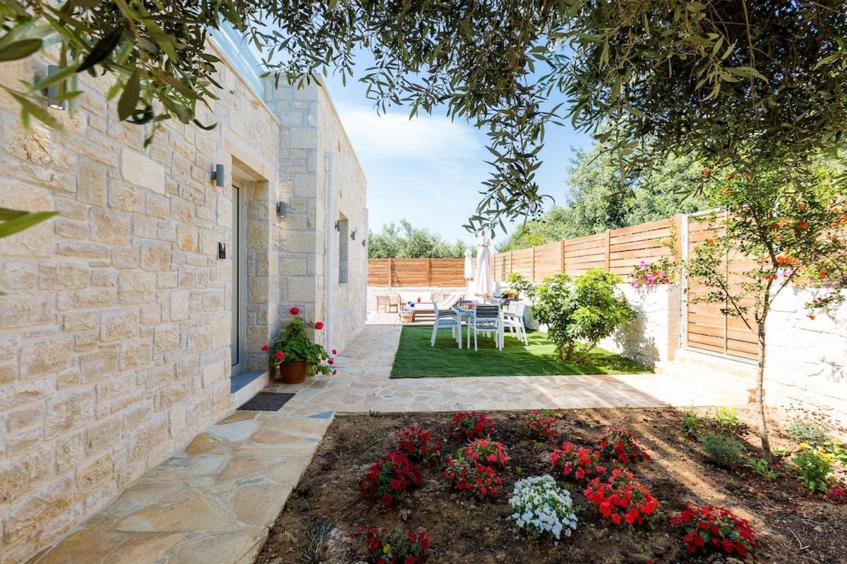 Villa Vera - With Private Heated Pool & Jacuzzi Pangalohóri Kültér fotó