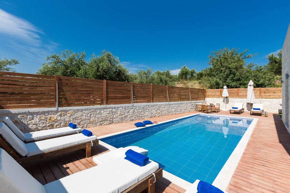 Villa Vera - With Private Heated Pool & Jacuzzi Pangalohóri Kültér fotó