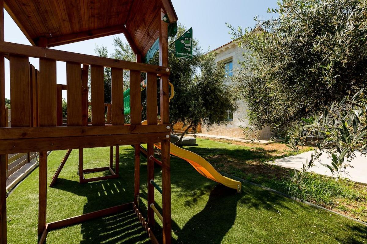 Villa Vera - With Private Heated Pool & Jacuzzi Pangalohóri Kültér fotó
